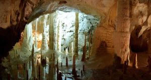 Le Grotte di Stiffe e le Grotte di Frasassi